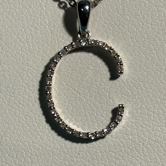 14kt White gold 16’ necklace and initial “C” pendant. - Picture 3 of 9
